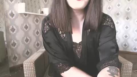 Snapshot of mia_wallase chatting on July 13, 2026, 9:23 am mia_wallase online show from July 13, 2026, 9:23 am