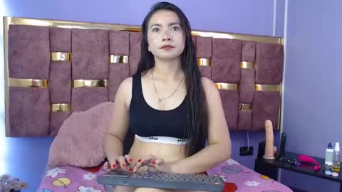 mia_wetts online show from October 27, 2025, 6:56 pm