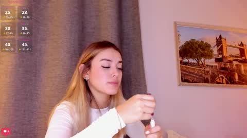 Snapshot of mia_white11 chatting on October 20, 2025, 1:00 pm Mia White online show from October 20, 2025, 1:00 pm