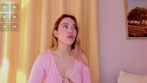 Mia White  online show from April 6, 2026, 1:23 pm