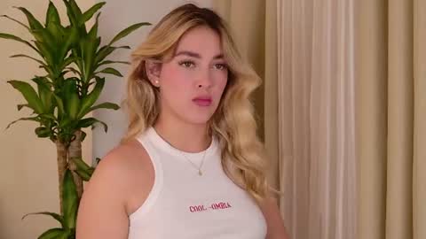 Mia White  online show from July 10, 2026, 2:41 pm