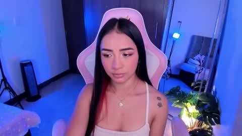 mia  nicolle online show from February 8, 2026, 3:10 am