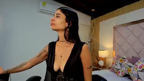 Mia  online show from July 16, 2026, 12:33 pm