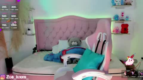 Mia online show from May 7, 2026, 9:09 pm