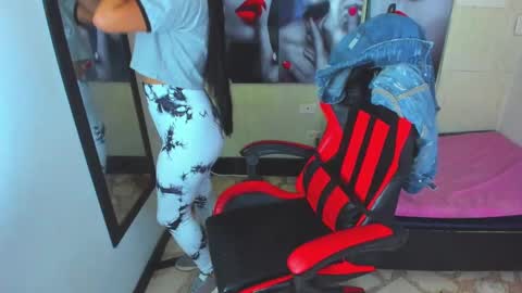 Snapshot of miaa_scott chatting on October 9, 2025, 11:08 am online show from October 9, 2025, 11:08 am