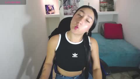 Snapshot of miaa_scott chatting on November 4, 2025, 12:48 pm online show from November 4, 2025, 12:48 pm