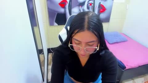 Snapshot of miaa_scott chatting on November 11, 2025, 3:12 pm online show from November 11, 2025, 3:12 pm