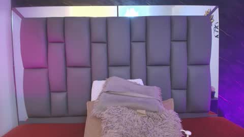 Mia online show from February 20, 2026, 12:05 pm