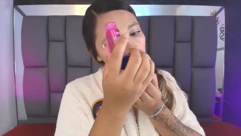 Mia online show from March 9, 2026, 12:09 pm