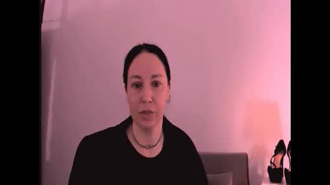 Mia online show from May 16, 2026, 4:06 pm