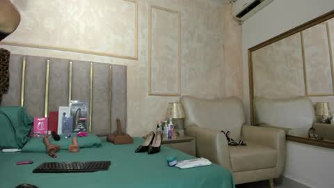 Miaasummer online show from June 1, 2026, 11:34 am