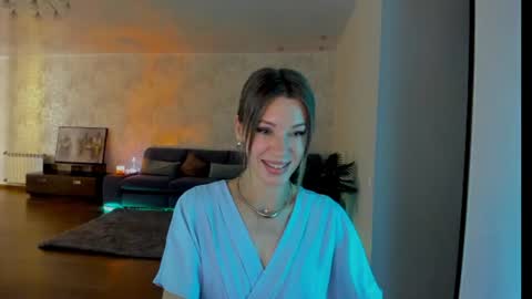 Mia online show from June 19, 2026, 5:45 am
