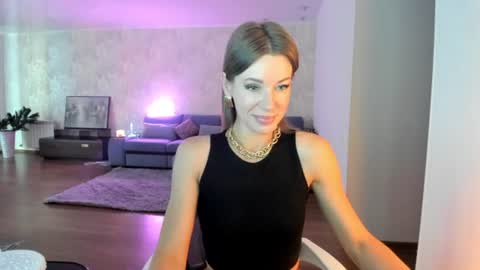 Mia online show from June 25, 2026, 5:12 am