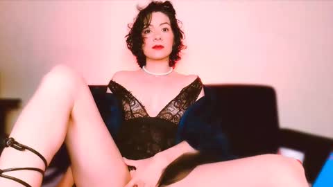 Snapshot of miabeautyxxx chatting on February 15, 2025, 11:06 am miabeautyxxx online show from February 15, 2025, 11:06 am