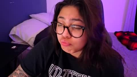 Mia online show from February 25, 2026, 3:27 am