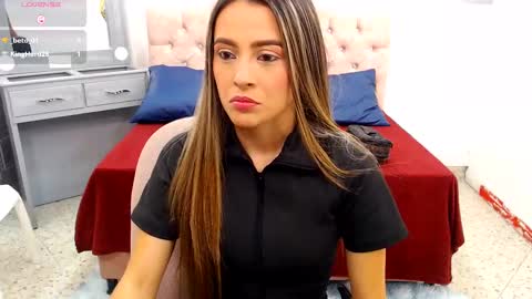 Snapshot of miacarperrlux chatting on December 7, 2024, 12:52 am MiaCarper online show from December 7, 2024, 12:52 am