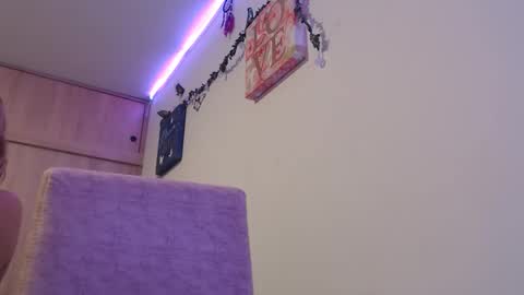 Miia  online show from November 15, 2025, 3:15 am