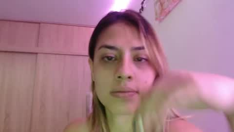 Miia  online show from January 17, 2026, 4:22 pm