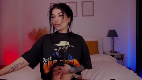 miacute4u online show from March 17, 2026, 6:11 pm