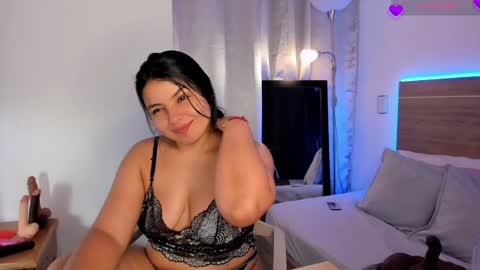 IG Yojanagomez  online show from December 13, 2024, 6:42 am