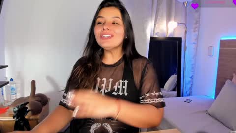 IG Yojanagomez  online show from December 22, 2024, 4:17 am