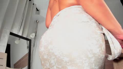 IG Yojanagomez  online show from March 8, 2025, 4:34 am