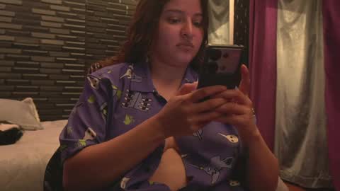 Mia online show from June 6, 2026, 12:49 am