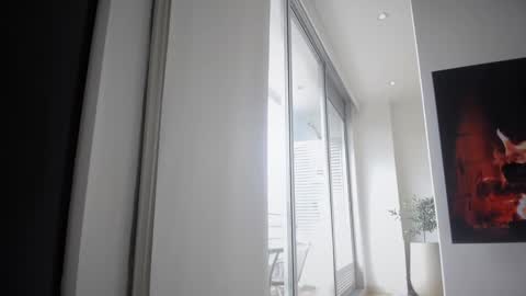 Mia online show from February 13, 2025, 3:24 pm