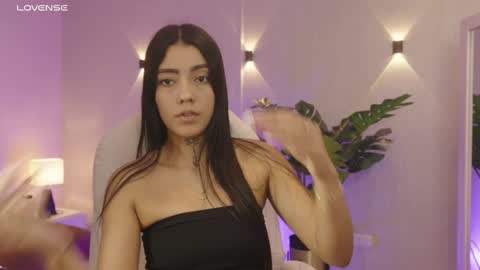 Mia Gomez online show from November 6, 2025, 2:07 pm