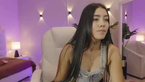 Mia Gomez online show from November 14, 2025, 12:59 pm