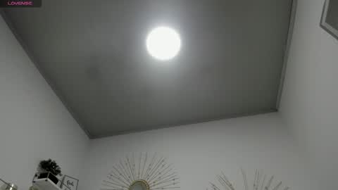 Miah Collins online show from October 9, 2025, 11:19 am