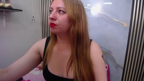 miah_princess online show from February 8, 2026, 3:43 am