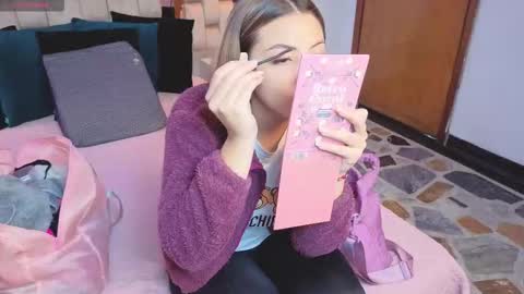 miah_stewart online show from February 3, 2026, 12:43 pm