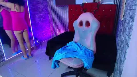 MIA VELEZ online show from November 21, 2025, 5:06 am