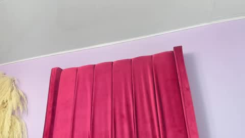 miajhonsonx online show from May 21, 2026, 7:21 pm