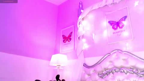 Mia online show from February 11, 2026, 11:59 am