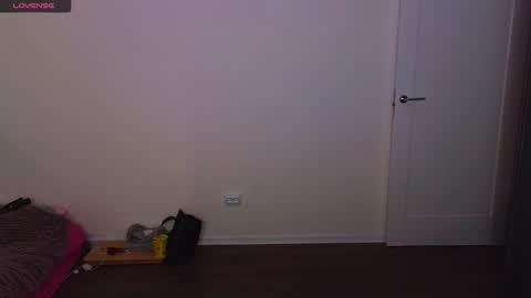 milanaaaa online show from February 8, 2025, 4:14 pm