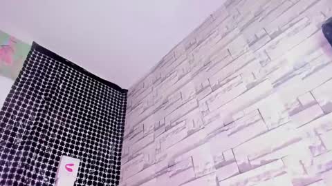 miakirshner_ online show from February 3, 2025, 8:57 pm