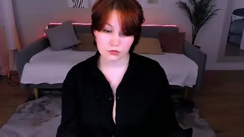 mialacrice online show from July 9, 2026, 8:24 pm