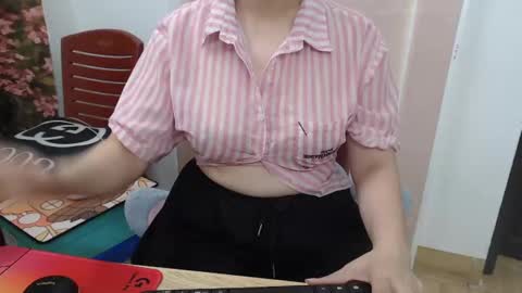 Mia online show from October 2, 2025, 3:13 am