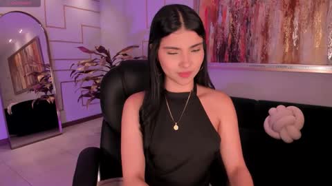 Call me Mia  online show from December 19, 2025, 7:43 pm