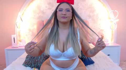 Mia online show from January 8, 2026, 5:10 am