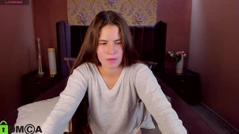 Snapshot of mialellani chatting on December 10, 2024, 9:01 am Mia online show from December 10, 2024, 9:01 am