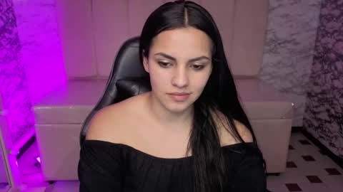 Hi Stream 1500 to 2100 online show from November 10, 2025, 8:19 pm