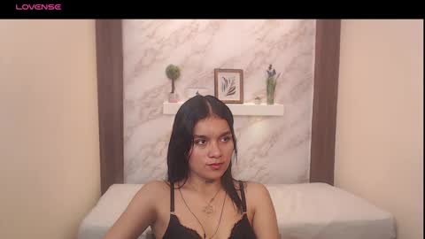 mialux5 online show from October 7, 2025, 1:19 pm