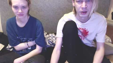 mialy_slim online show from November 17, 2025, 2:17 am