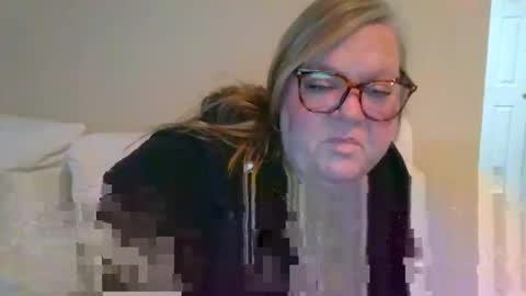 Snapshot of miamarie555 chatting on January 14, 2026, 3:56 am Miamarie555 online show from January 14, 2026, 3:56 am