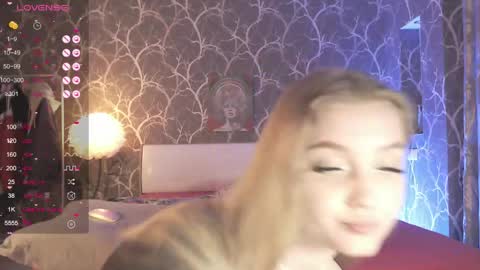 Mia online show from April 12, 2026, 5:40 pm