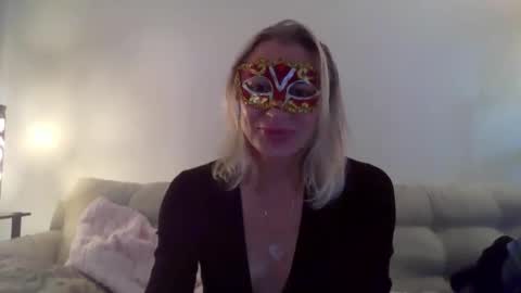 miamitransgirl305 online show from March 29, 2026, 8:31 pm