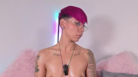 Mia Morgann online show from November 20, 2025, 5:45 pm